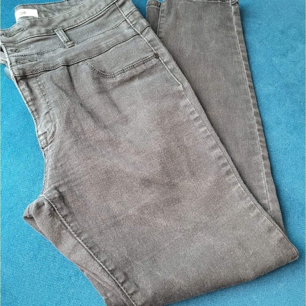 Black high waist jeans